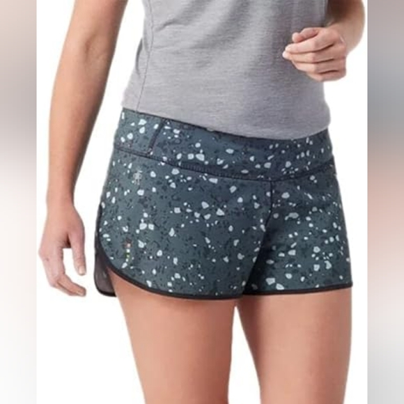 NWT! Smartwool Women's Merino Sport Lined Short Black Composite print Size M - Picture 1 of 8